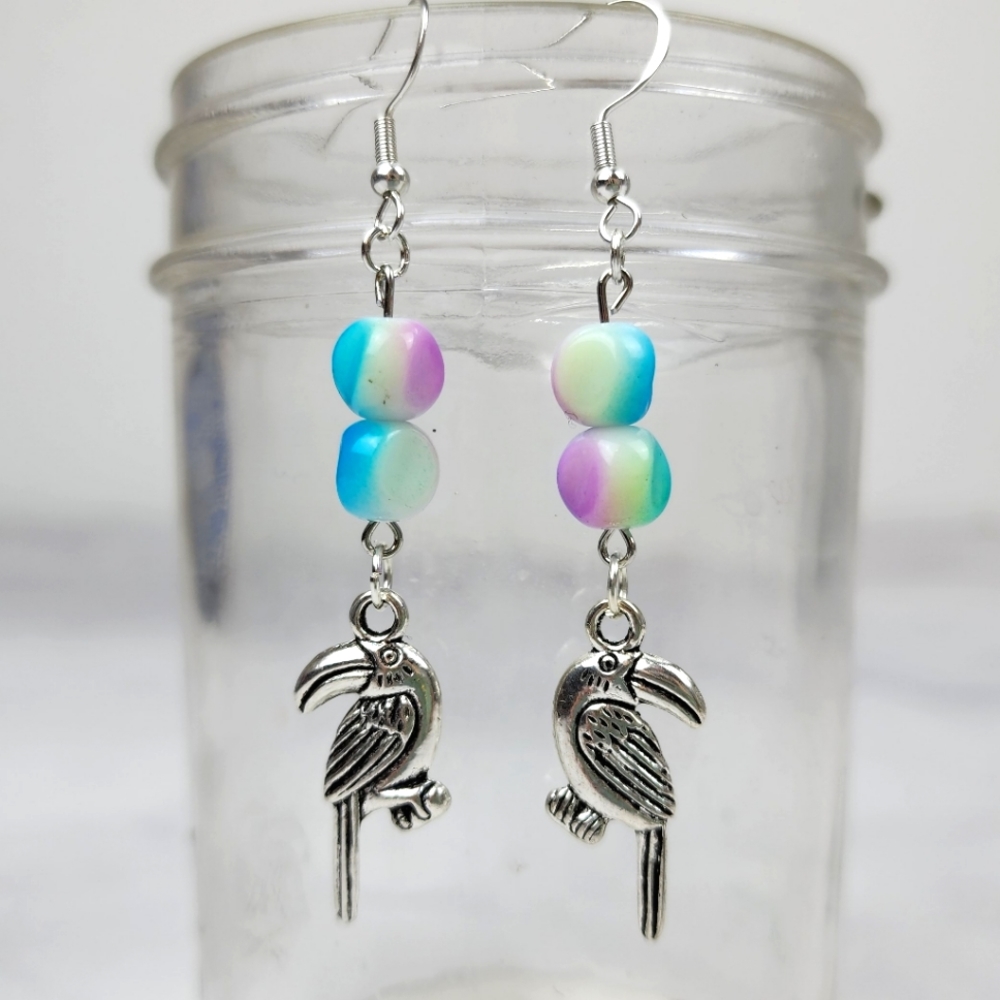 🥳SALE🥳Tucan dangles - Picture 2 of 9
